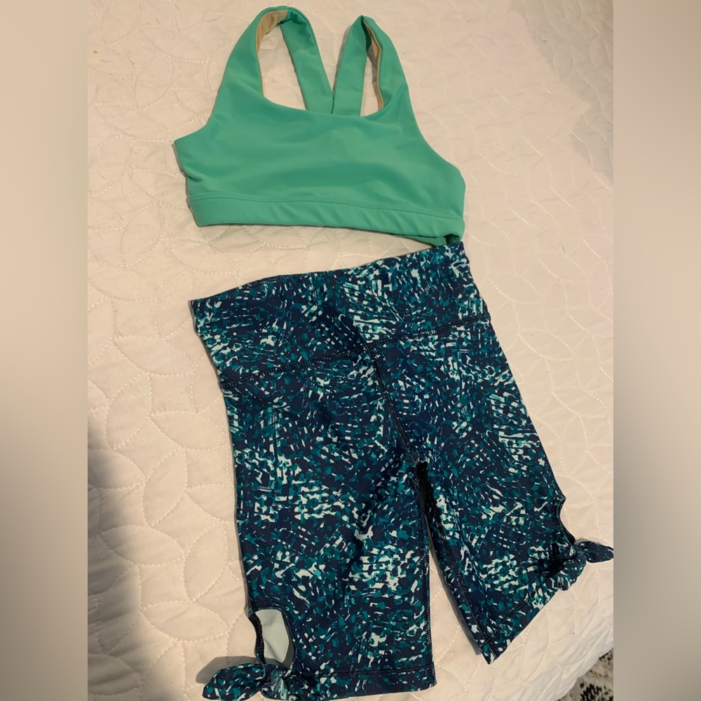 Girls S (6-7) ON sports bra and long biker shorts